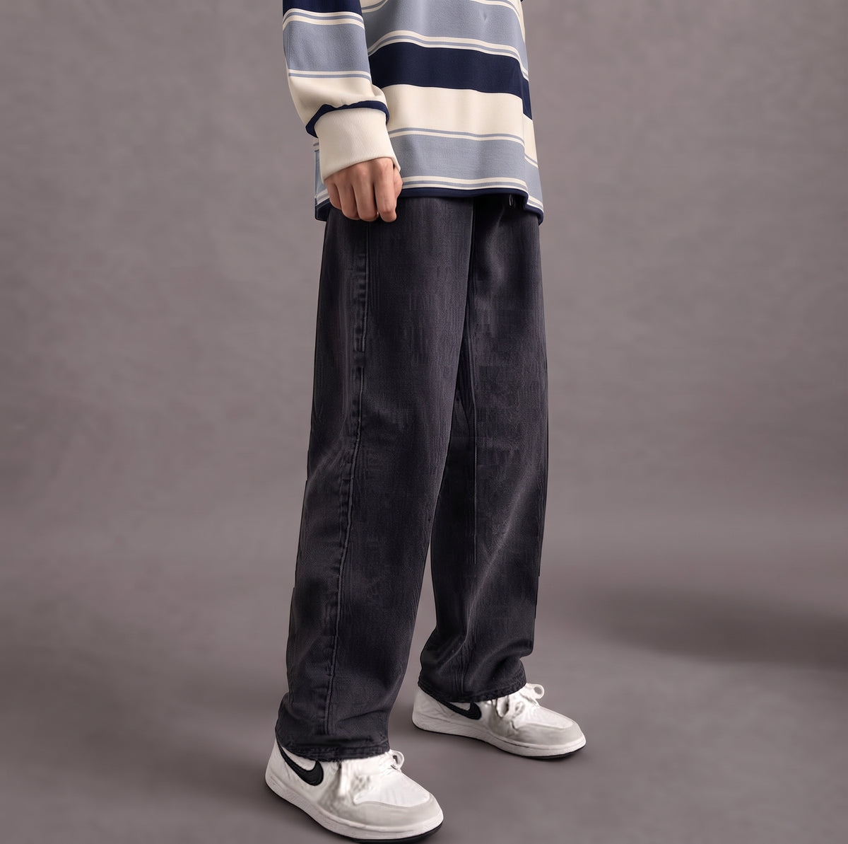 Signature Loose-Fit Denim Jeans